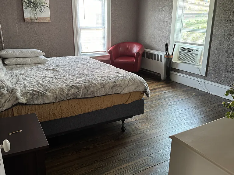 27 E Front St — Photo 7