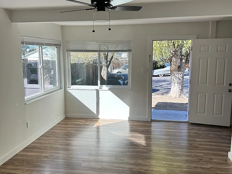 28 Mermaid Ct — Photo 3