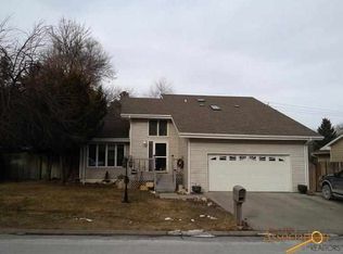 4714 Copper Hill Dr, Rapid City, SD 57702