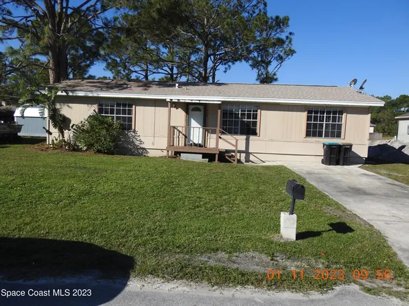 484 Bridgeport Ave NW, Palm Bay, FL 32907