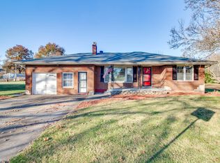 621 E Chain Of Rocks Rd, Granite City, IL 62040