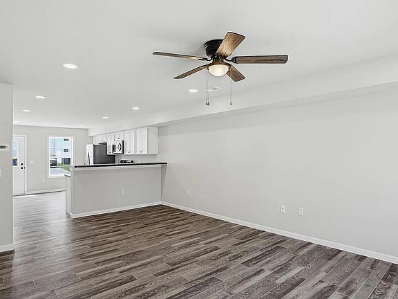 3rd image of 106 Rubaker Way