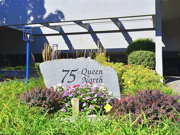2nd image of 75 Queen St N #2007