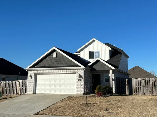 1021 Lakeview Dr, Centerton, AR 72719