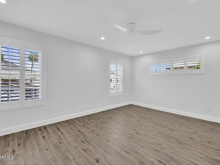 4760 W Wahalla Ln — Photo 22