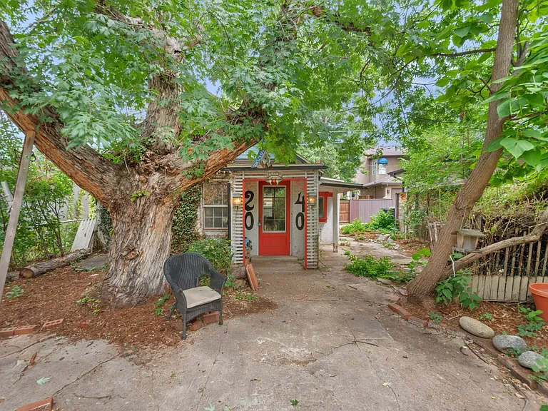 2040 S Pearl St — Photo 2