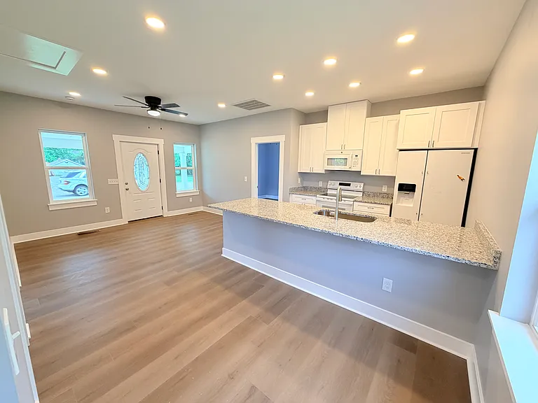 121 Hamblen Ave — Photo 2