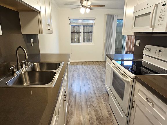 2nd image of 949 Lincoln Blvd APT 3