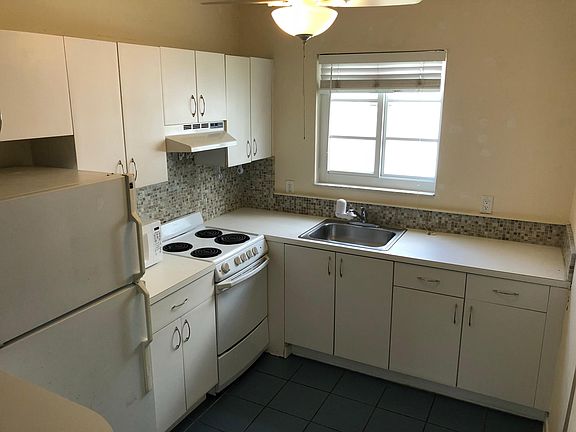 4th image of 831 10th St APT 10