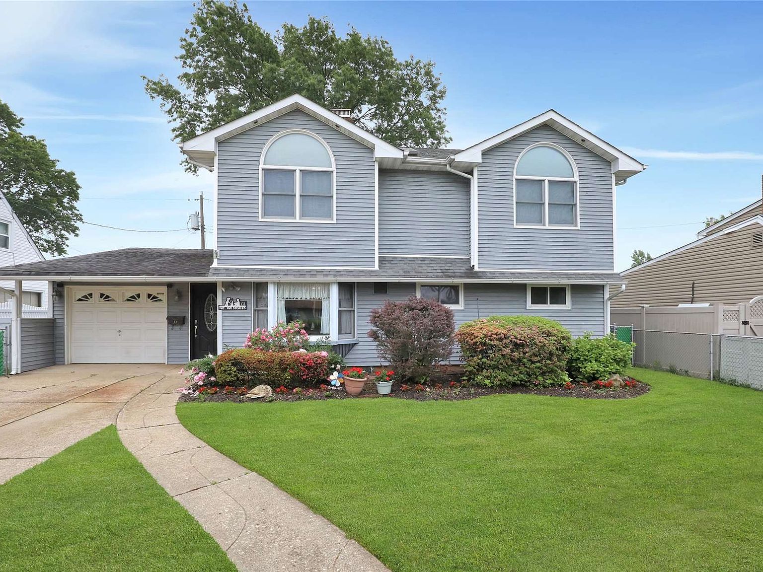 73 Tanager Lane, Levittown, NY 11756 Zillow