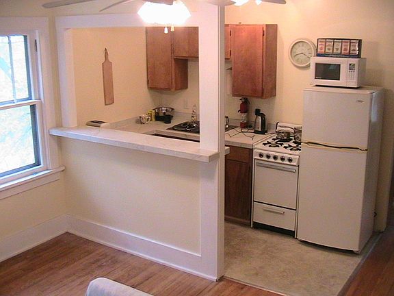 2nd image of 2317 1/2 Union St #2317-1/2