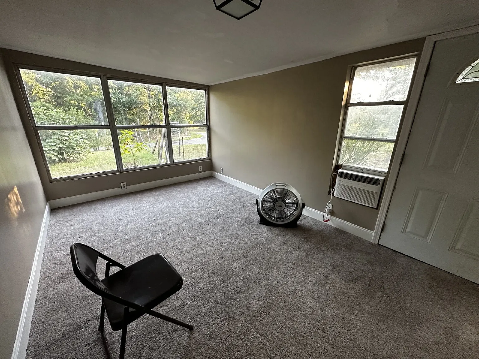 3 bed, 2.0 bath, $1,300 — Photo 3