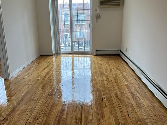 3rd image of 186B Bay 47th St #2
