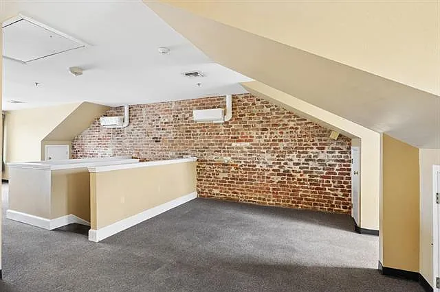 1809 Magazine St — Photo 2