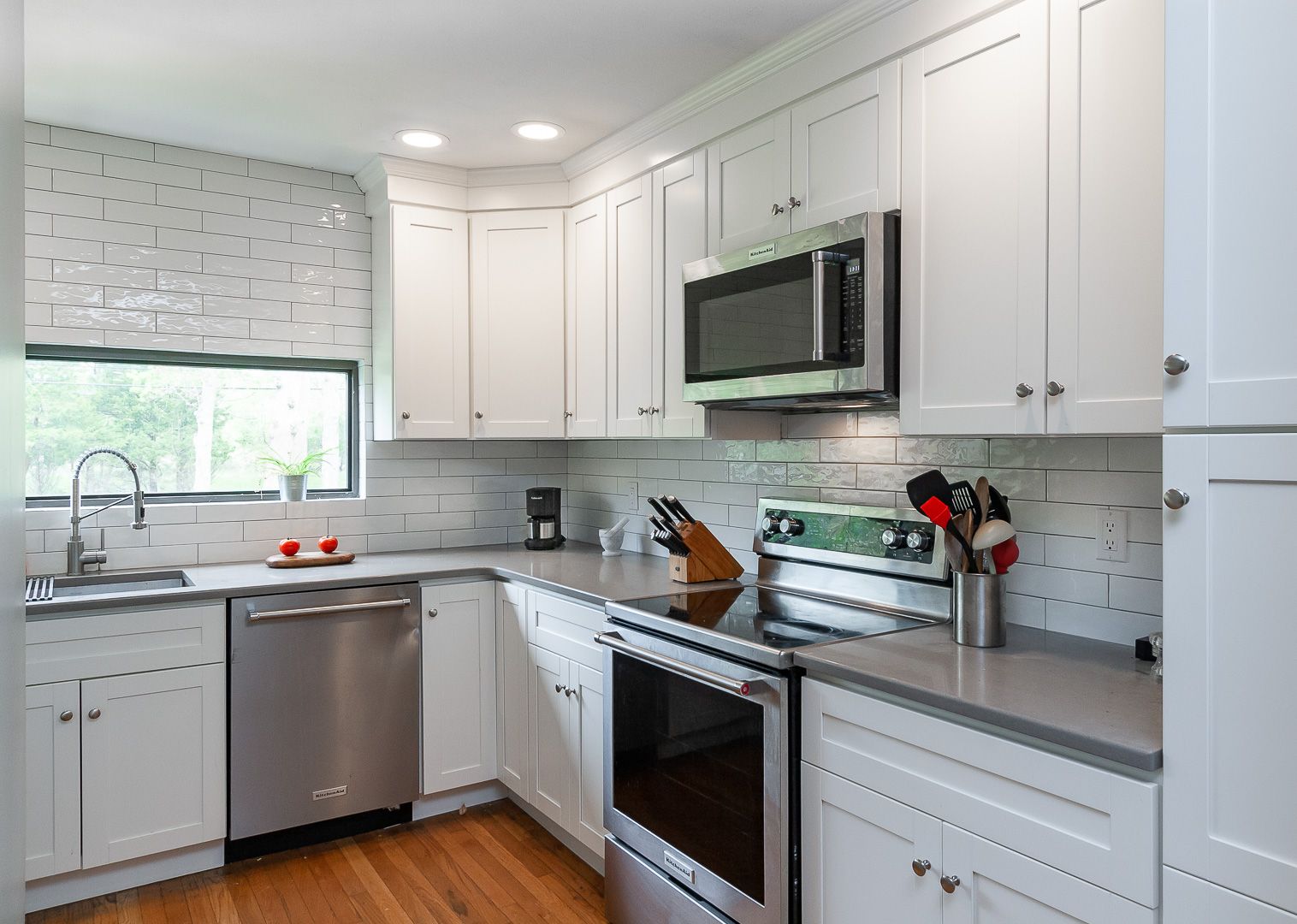  New Kitchen with SS appliances