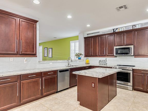5th image of 18 E Paso Fino Way