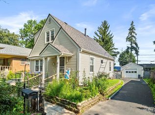 307 Lakelawn Blvd, Aurora, IL 60506