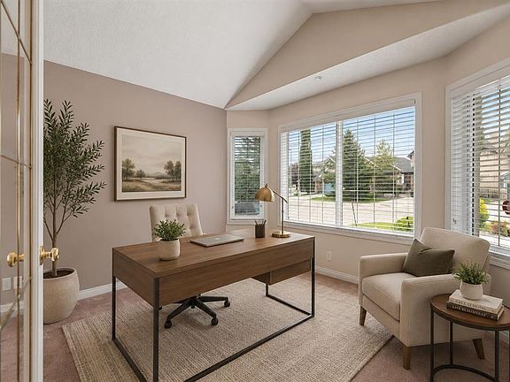 4th image of 109 S Cranwell Pl SE
