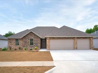 3452 S Lexus Ave, Springfield, MO 65807