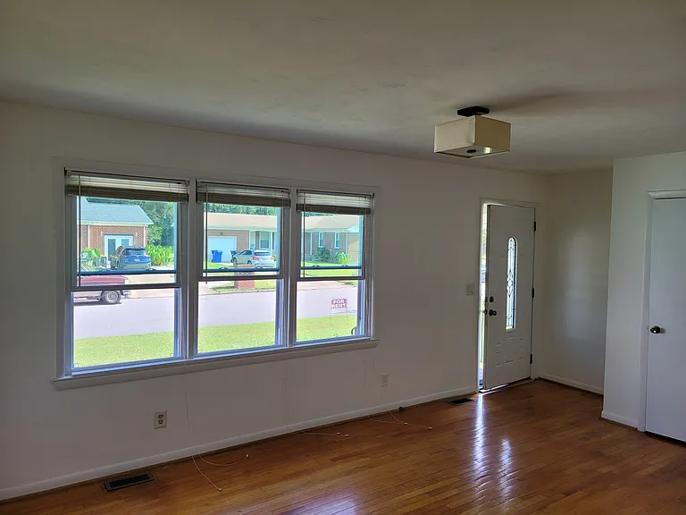 1207 Lakeview Dr — Photo 30