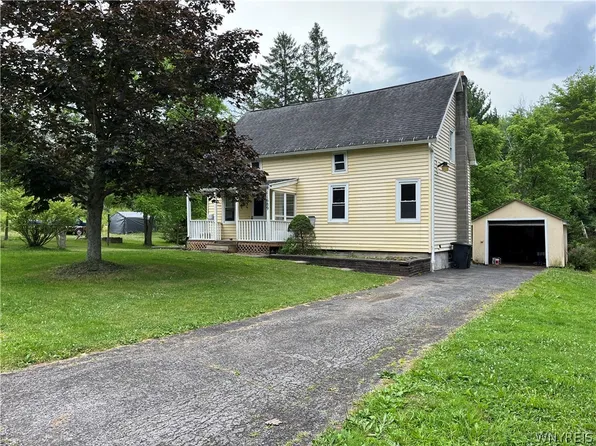 11689 Liberia Rd, East Aurora, NY 14052