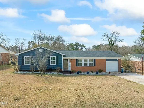 6113 Santa Fe Dr, Fayetteville, NC 28303