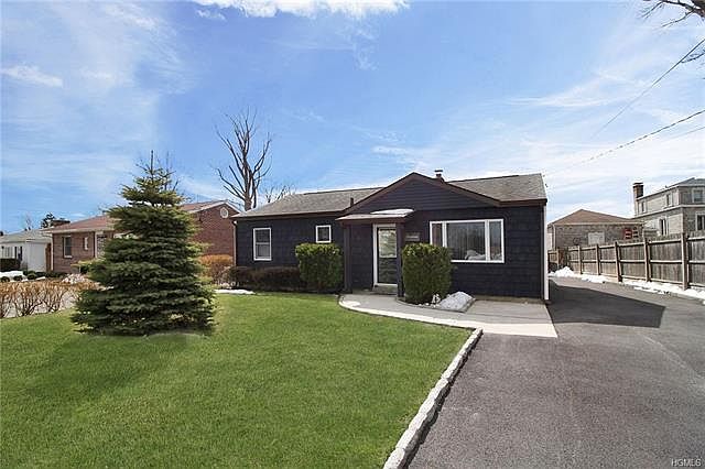 1st image of 68 Kingsley Dr