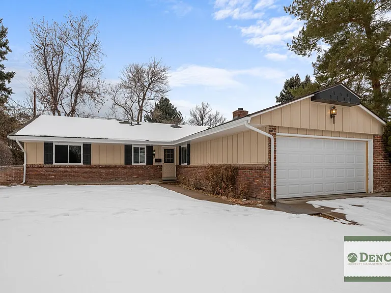3045 Carter Cir — Photo 2
