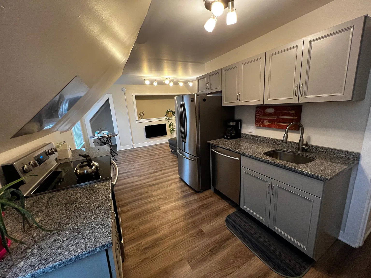271 Spring St — Photo 3