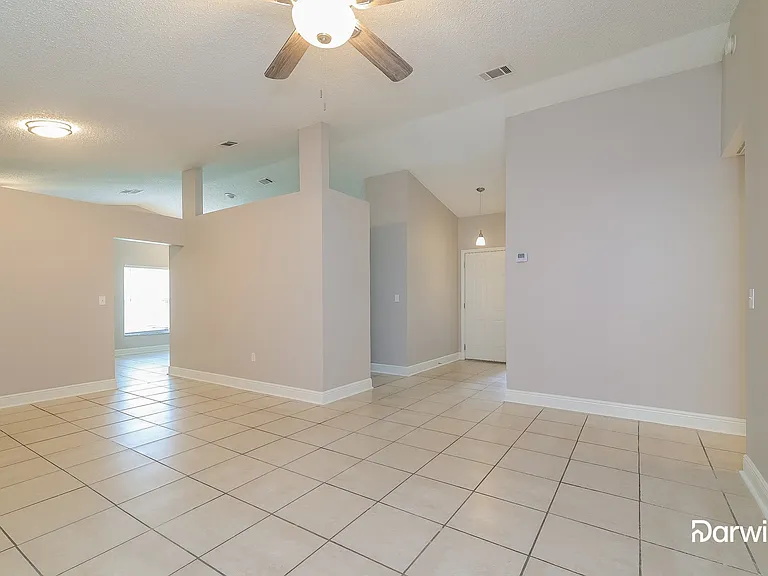 626 McKinley Ct — Photo 6