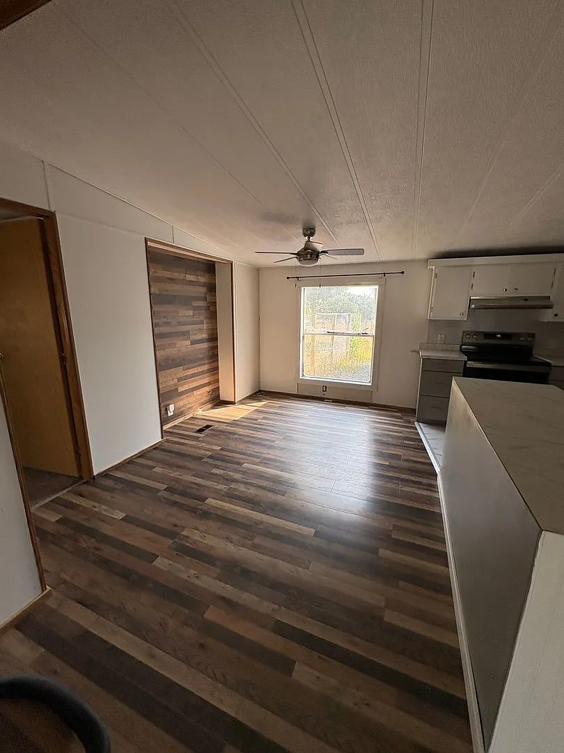3 Bedroom 2 Bath Home for Rent — Photo 3