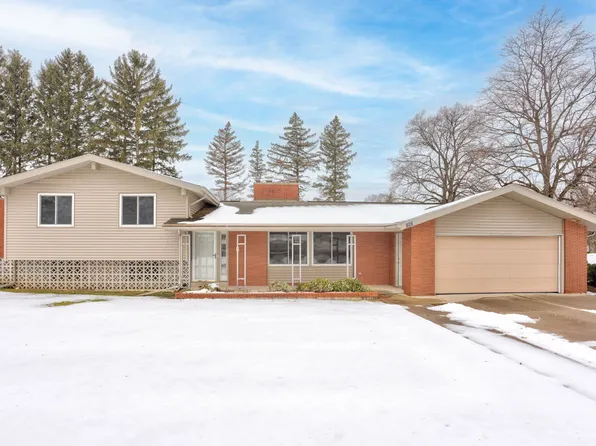 592 Foxboro Rd, Saginaw, MI 48638