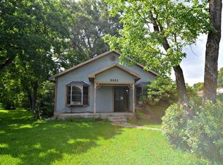 6661 Howe St, Groves, TX 77619