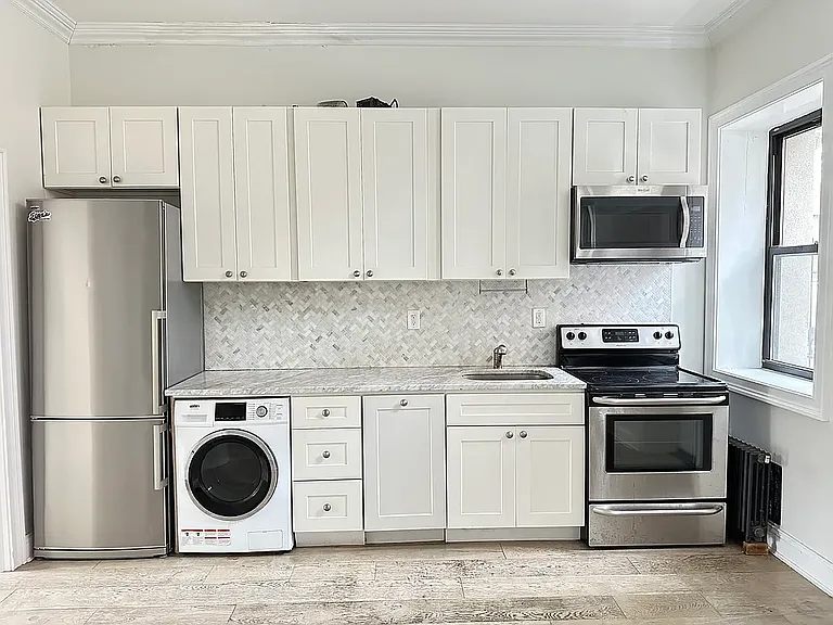 211 Johnson Ave #1R — Photo 7