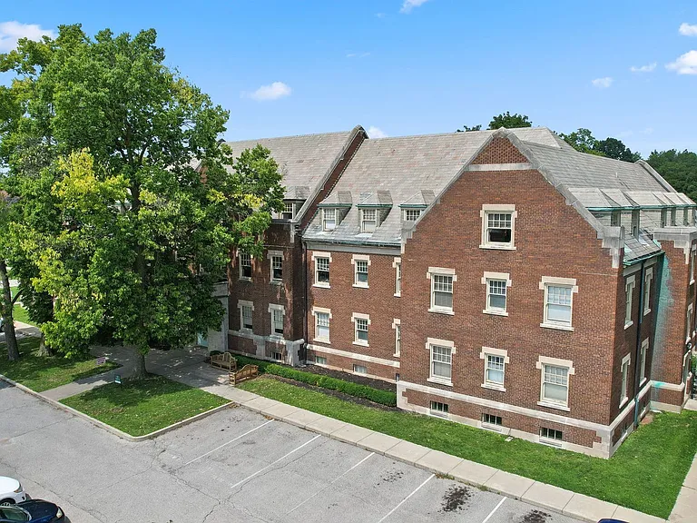 Central State Mansion — Photo 68
