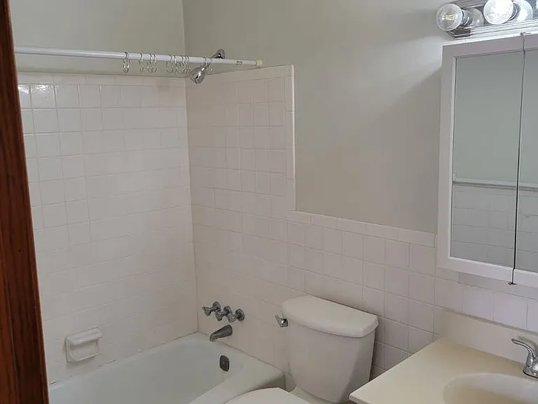 1912 Stevens Ave — Photo 5