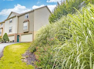 10 Clear Spring Dr, Morgantown, WV 26508