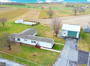 1398 N Colebrook Rd, Manheim, PA 17545