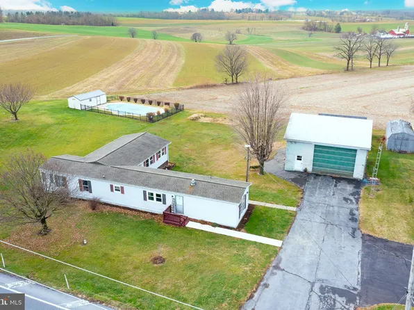 1398 N Colebrook Rd, Manheim, PA 17545