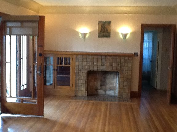 4th image of 1101 Edgemont St