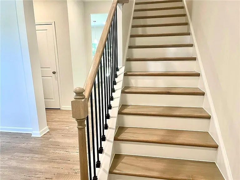 667 Summerwood Ln — Photo 28