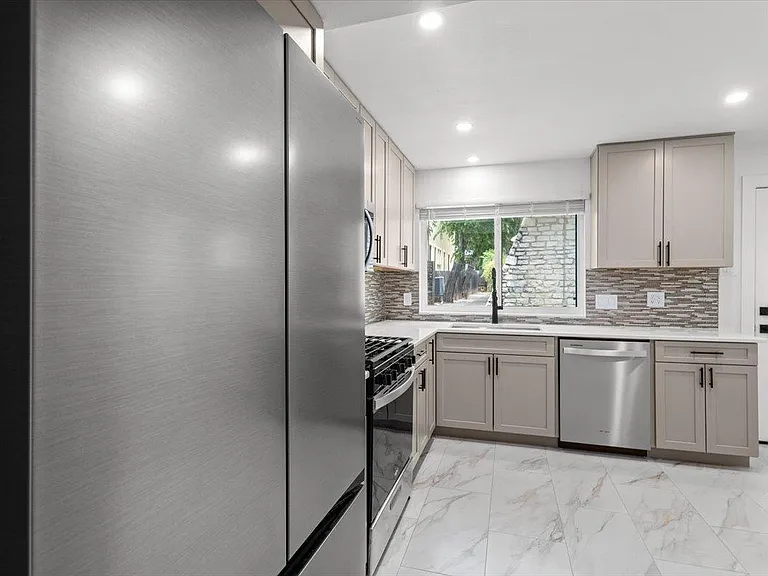 2500 Enfield Rd #1 — Photo 11