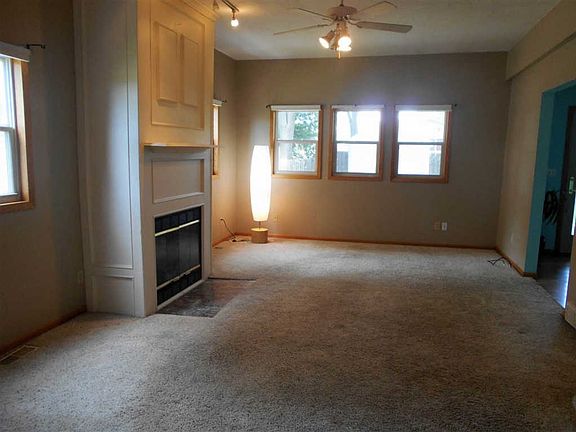 4th image of 2114 River Dr S