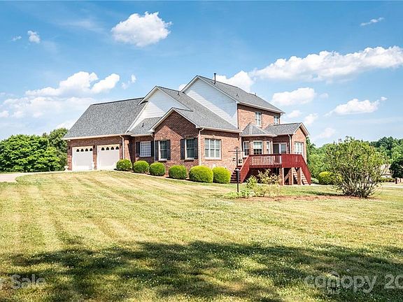5th image of 1338 Willow Creek Dr