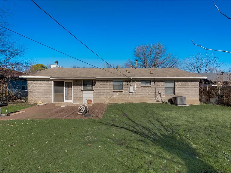 2000 Melissa St — Photo 16