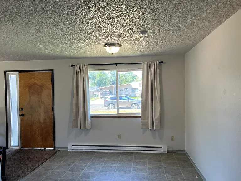 1804 N Regal St — Photo 6
