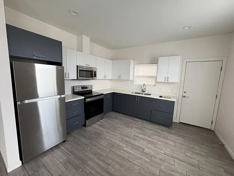 2607 E Hackberry Ave — Photo 2