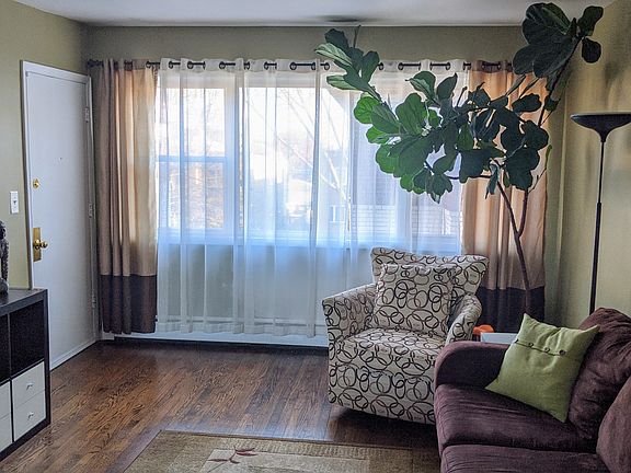 2nd image of 2654 W Rascher Ave #303