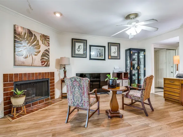 2505 Wedglea Dr APT 223, Dallas, TX 75211