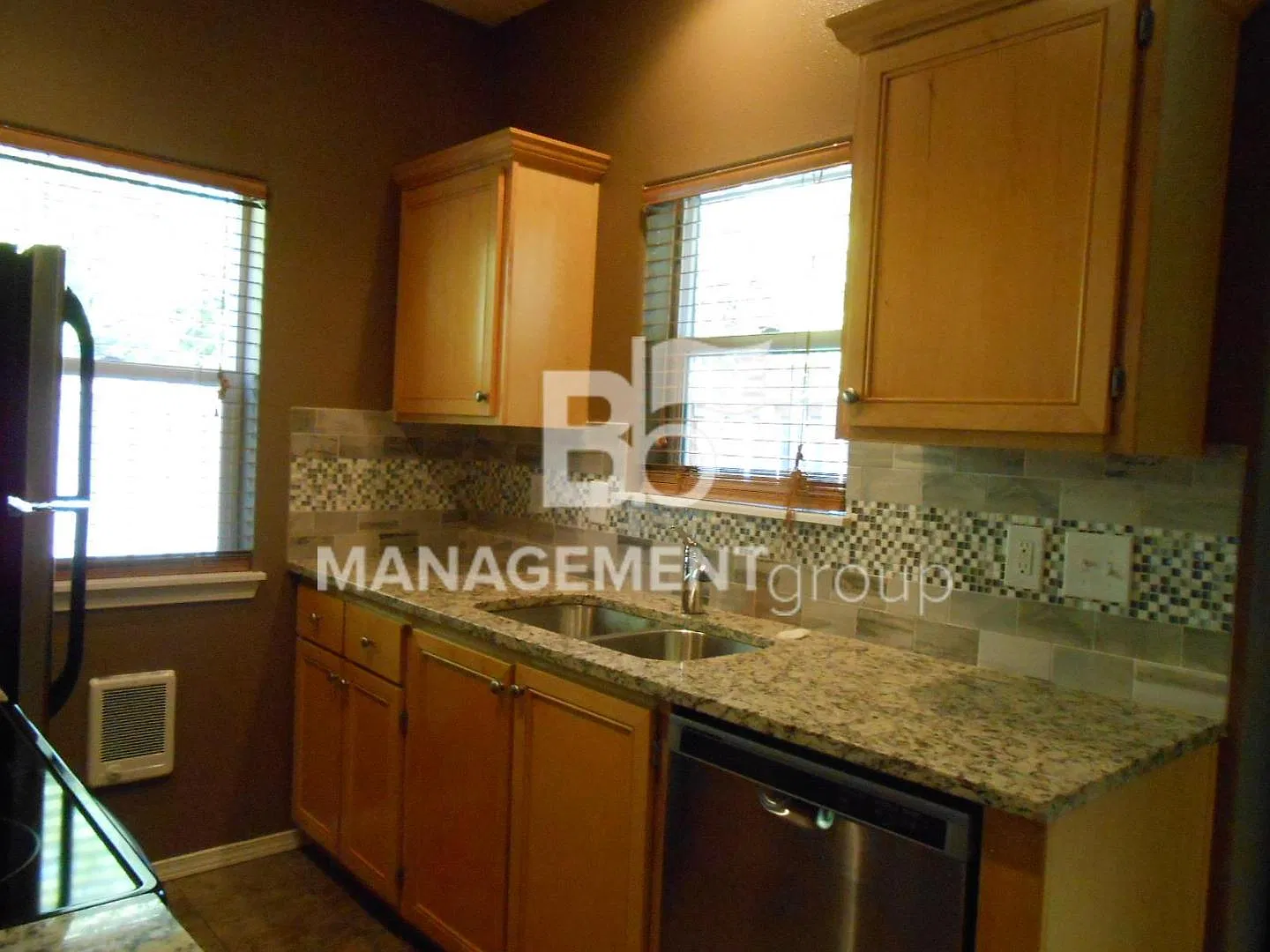 Orenco/Hillsboro Townhome Close to Intel & Shopping — Photo 4